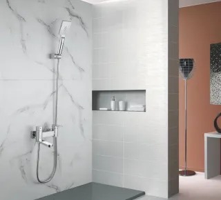 Смеситель для ванны Rose R2602 хром